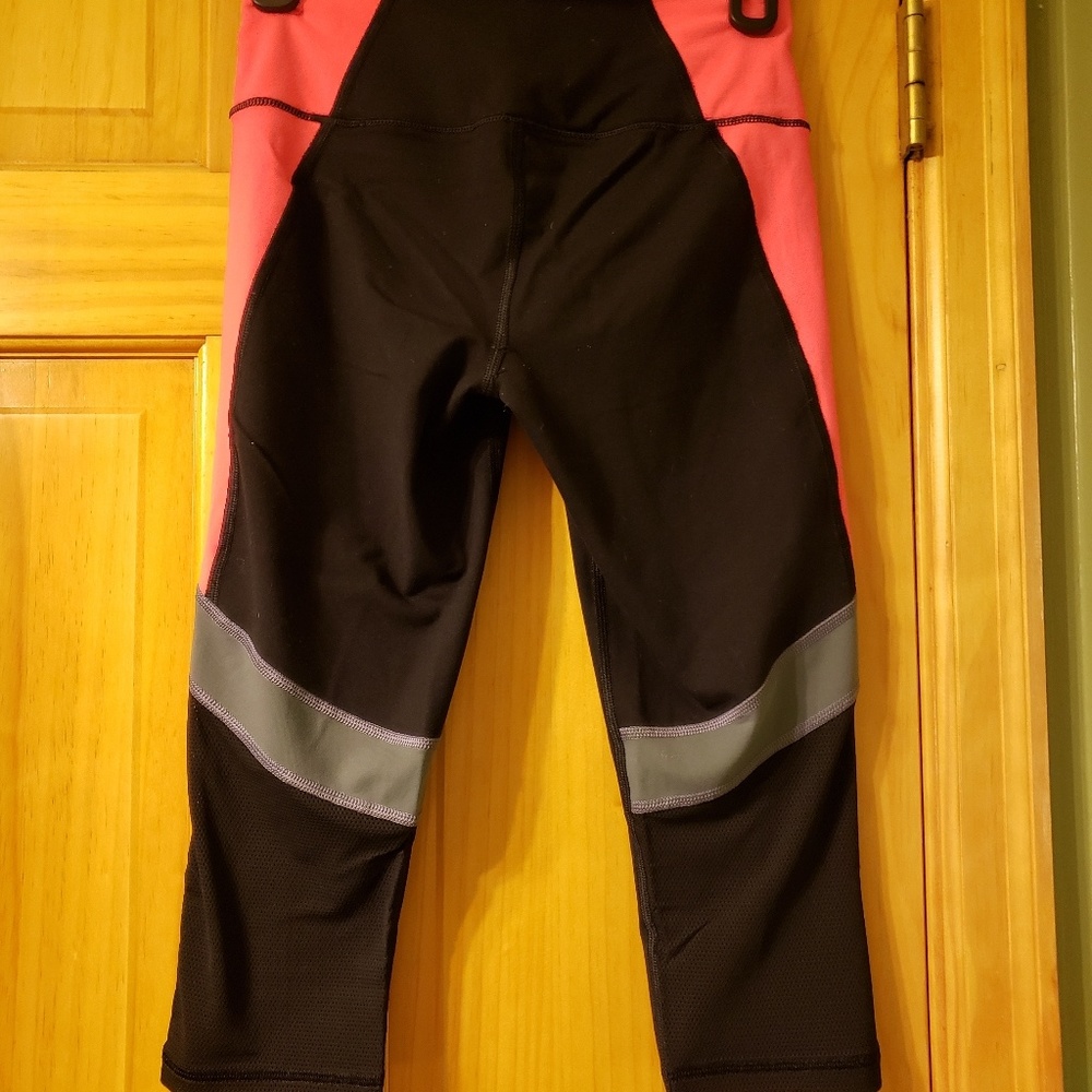 3 Victoria's secret crop leggings